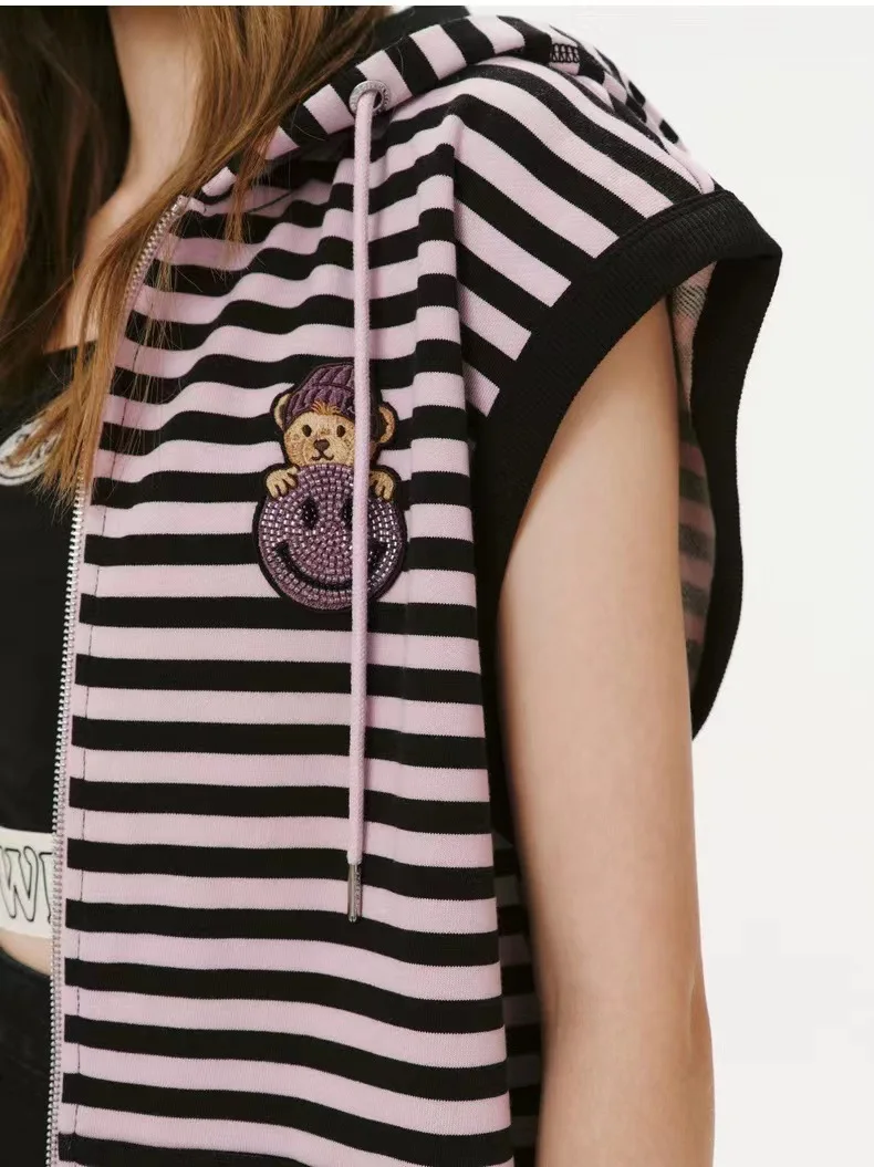 Женский Осенний вязаный кардиган в полоску, повседневный свободный Свитер оверсайз без рукавов с вышивкой медведя
Женский Осенний вязаный кардиган в полоску, повседневный свободный Свитер оверсайз без рукавов с вышивкой медведя