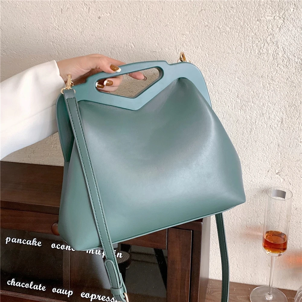 Ladies Shoulder Crossbody Messenger Bags 2022 Trendy Acrylic Short Handle Clutch Women Handbags Brand Designer Large Capacity Pu
Ladies Shoulder Crossbody Messenger Bags 2022 Trendy Acrylic Short Handle Clutch Women Handbags Brand Designer Large Capacity Pu