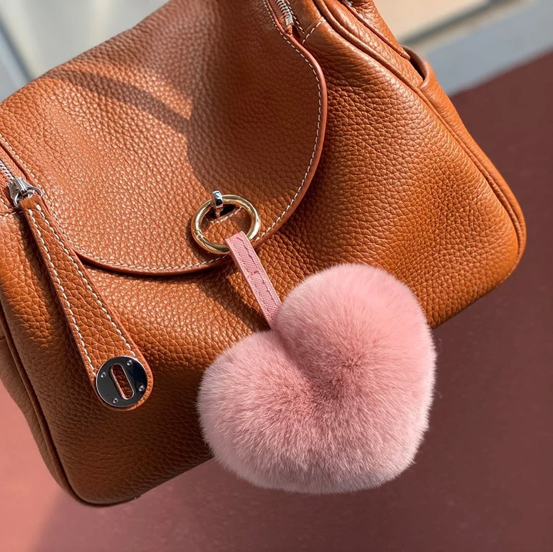 Luxury 9cm Heart Fluffy Real Rabbit Fur Pompom Keychain Fur Key Chains Pompon Keyring Bag Charm Pendant for Women Jewelry Gifts
Luxury 9cm Heart Fluffy Real Rabbit Fur Pompom Keychain Fur Key Chains Pompon Keyring Bag Charm Pendant for Women Jewelry Gifts