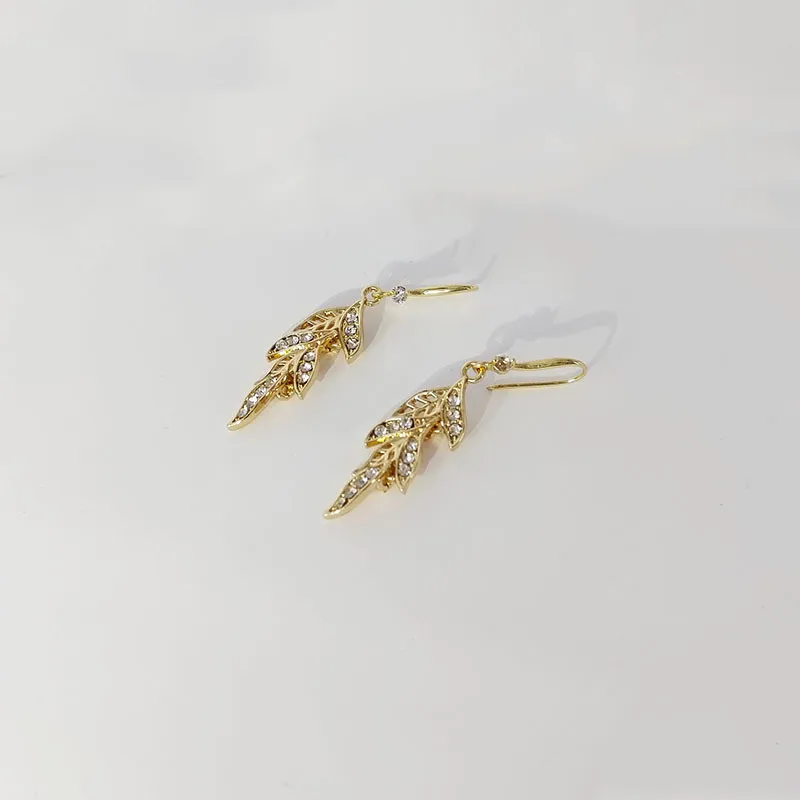 Korean Gold Color Crystal Leaves Dangle Earrings for Women Exquisite Wedding Jewelry Pendant Girl Daily Accessories Gifts
Korean Gold Color Crystal Leaves Dangle Earrings for Women Exquisite Wedding Jewelry Pendant Girl Daily Accessories Gifts