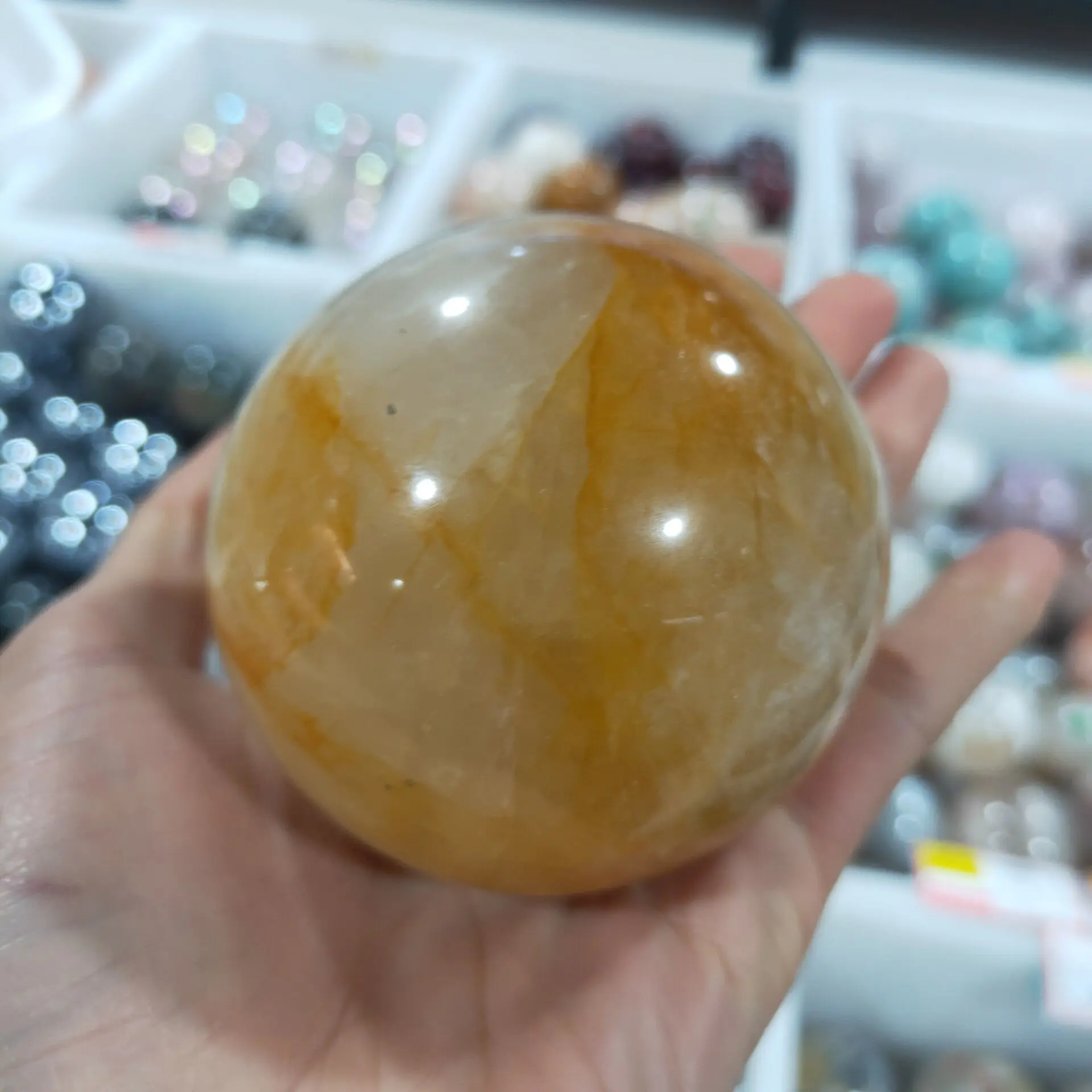 Natural yellow gum flower crystal ball gem crystal ball reiki ball home decoration feng shui handicraft
Natural yellow gum flower crystal ball gem crystal ball reiki ball home decoration feng shui handicraft