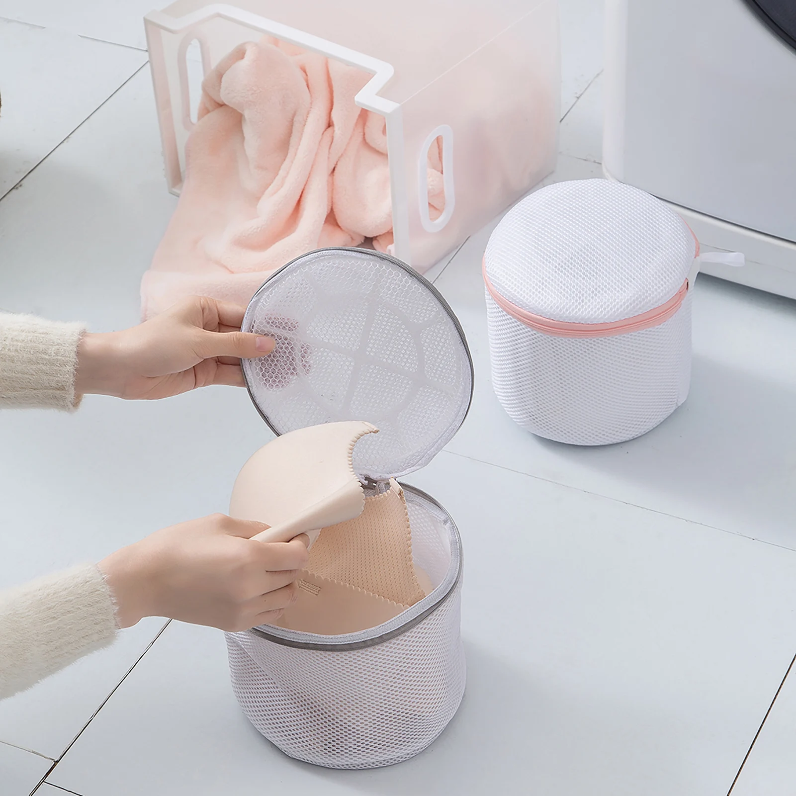 Bra Wash Bag High-Quality Thickened Mesh Washing Machine Special Underwear Bra Laundry Bag Zipper Machine Home Care Wash Bag
Bra Wash Bag High-Quality Thickened Mesh Washing Machine Special Underwear Bra Laundry Bag Zipper Machine Home Care Wash Bag