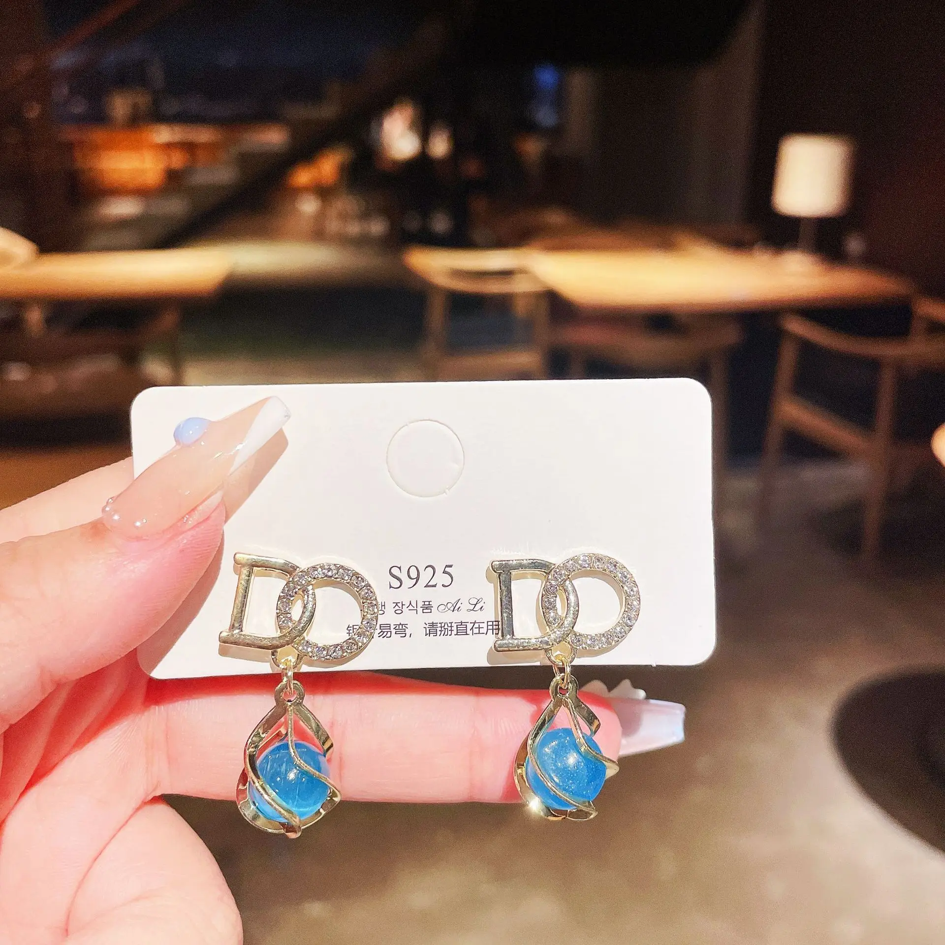 S925 Silver Needle Letter Pearl Earrings Simple Fairy Temperament Korean Earrings 2022 New Fashion Female Earrings
S925 Silver Needle Letter Pearl Earrings Simple Fairy Temperament Korean Earrings 2022 New Fashion Female Earrings