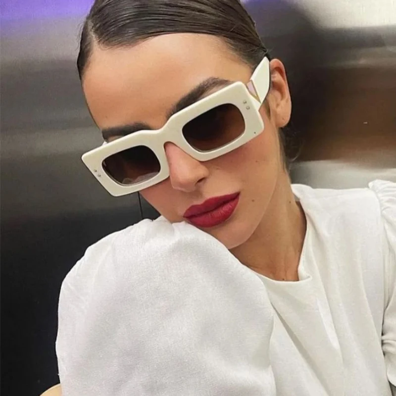RSunglasses etro Square Women 2022 Fashion Luxury V Designer Sun Glasses Men Rectangle Jelly Sunglasses Vintage Shades UV400
RSunglasses etro Square Women 2022 Fashion Luxury V Designer Sun Glasses Men Rectangle Jelly Sunglasses Vintage Shades UV400