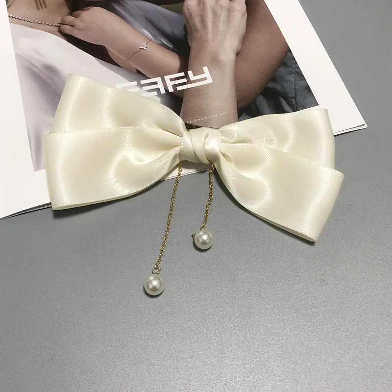 New Pearl chain off white Fashion Fabric Hair Bow Hairpin for Women Girls Hair clips White Bow Top Clip Female Hair Accessories
New Pearl chain off white Fashion Fabric Hair Bow Hairpin for Women Girls Hair clips White Bow Top Clip Female Hair Accessories