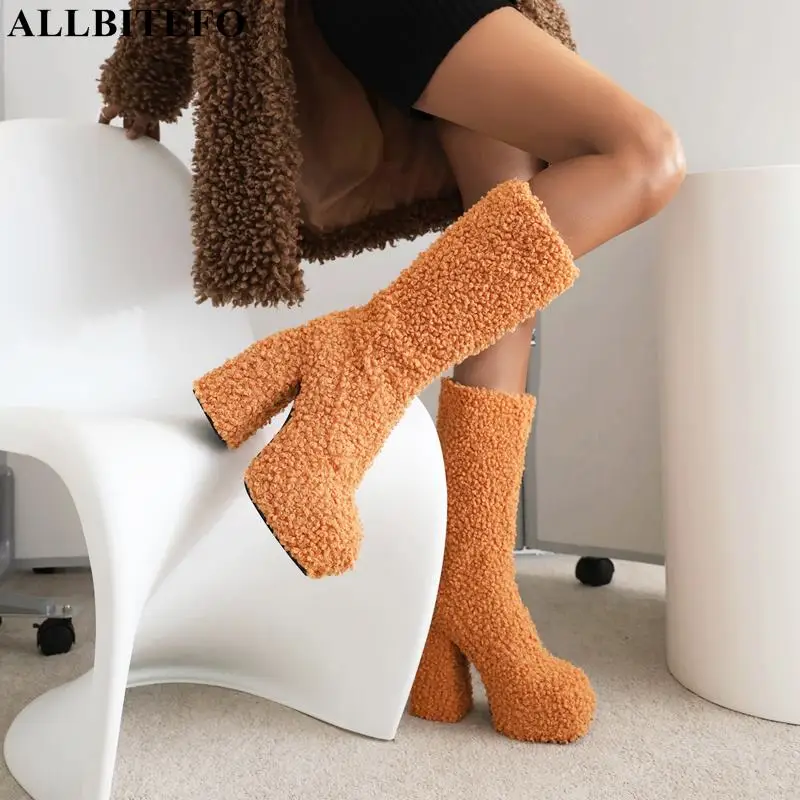 Size 35-42 Thick Plush Winter Keep Warm Suitable For European Women Snow Boots Thick Bottom Fashion Winter Shoes Knee Boots
Size 35-42 Thick Plush Winter Keep Warm Suitable For European Women Snow Boots Thick Bottom Fashion Winter Shoes Knee Boots