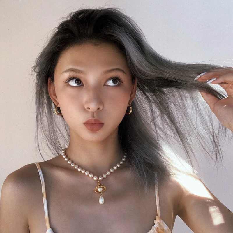 Pearl Saturn UFO Single Layer Necklace For Vivienne West Queen Elegant Punk Godmother Women Jewelry Lady Vintage Clavicle Chain
Pearl Saturn UFO Single Layer Necklace For Vivienne West Queen Elegant Punk Godmother Women Jewelry Lady Vintage Clavicle Chain