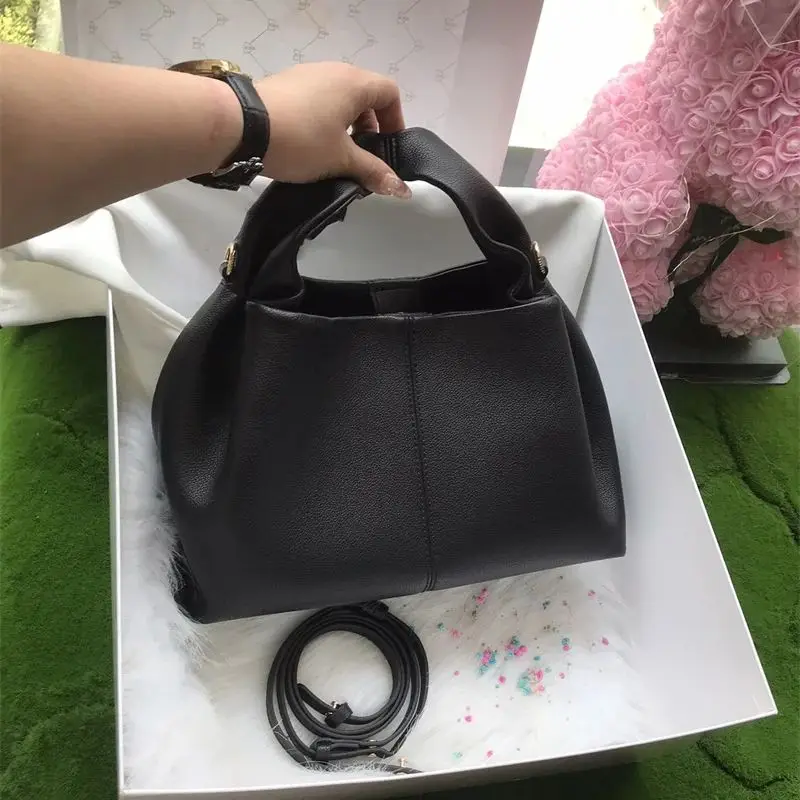 Luxury star in the same style Brand Handbag Chain Bag Fashion Genuine Leather Shoulder Oblique Cross Bag High-quality Bag
Luxury star in the same style Brand Handbag Chain Bag Fashion Genuine Leather Shoulder Oblique Cross Bag High-quality Bag