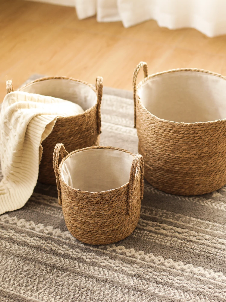 Hand-woven Straw Storage Basket with Handle Dirty Clothes Bucket Houehold Home Stay Decoration Decorative Garden Wind Flowerpot
Hand-woven Straw Storage Basket with Handle Dirty Clothes Bucket Houehold Home Stay Decoration Decorative Garden Wind Flowerpot