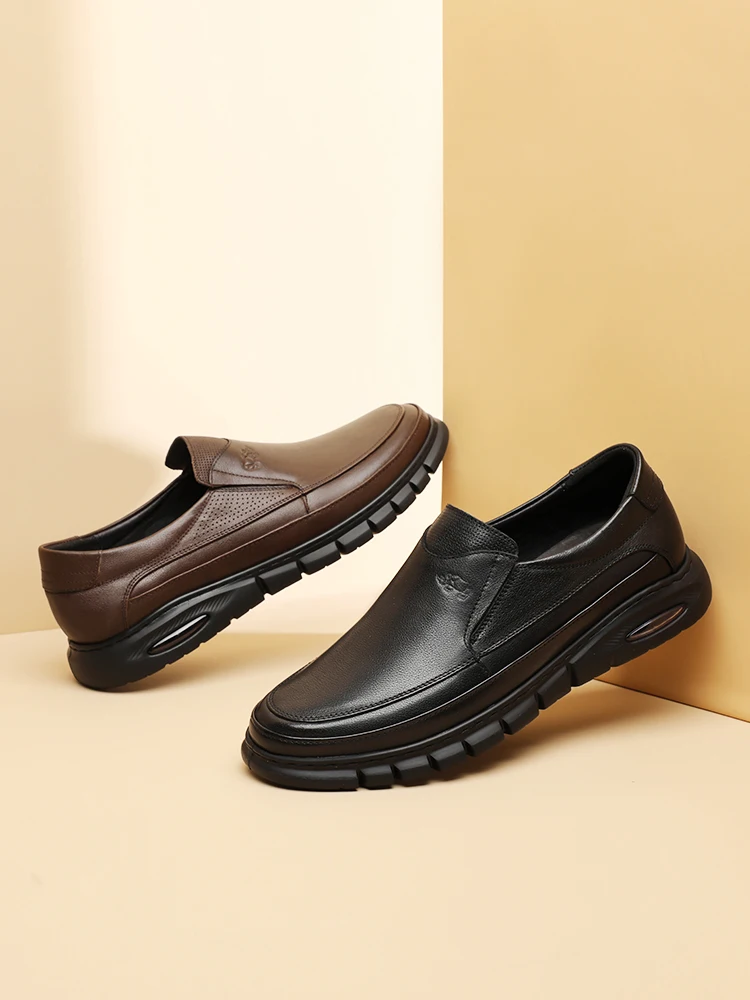 VOLO2021 daily winter dad shoes high top flat heel middle-aged leather shoes one foot casual leather shoes for men
VOLO2021 daily winter dad shoes high top flat heel middle-aged leather shoes one foot casual leather shoes for men