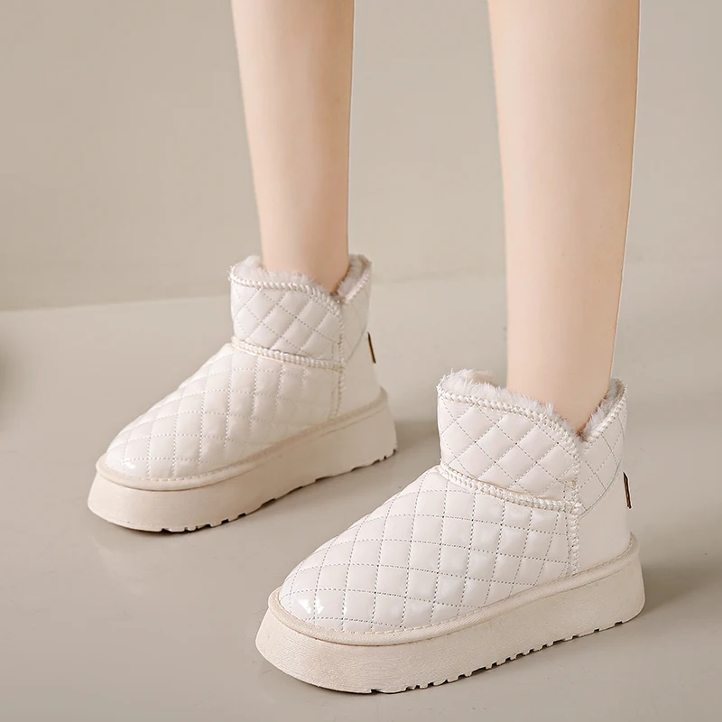 New mid-top snow boots winter women's shoes padded snow boots feet wide feet fat pregnant women big cotton shoes big size boots
New mid-top snow boots winter women's shoes padded snow boots feet wide feet fat pregnant women big cotton shoes big size boots