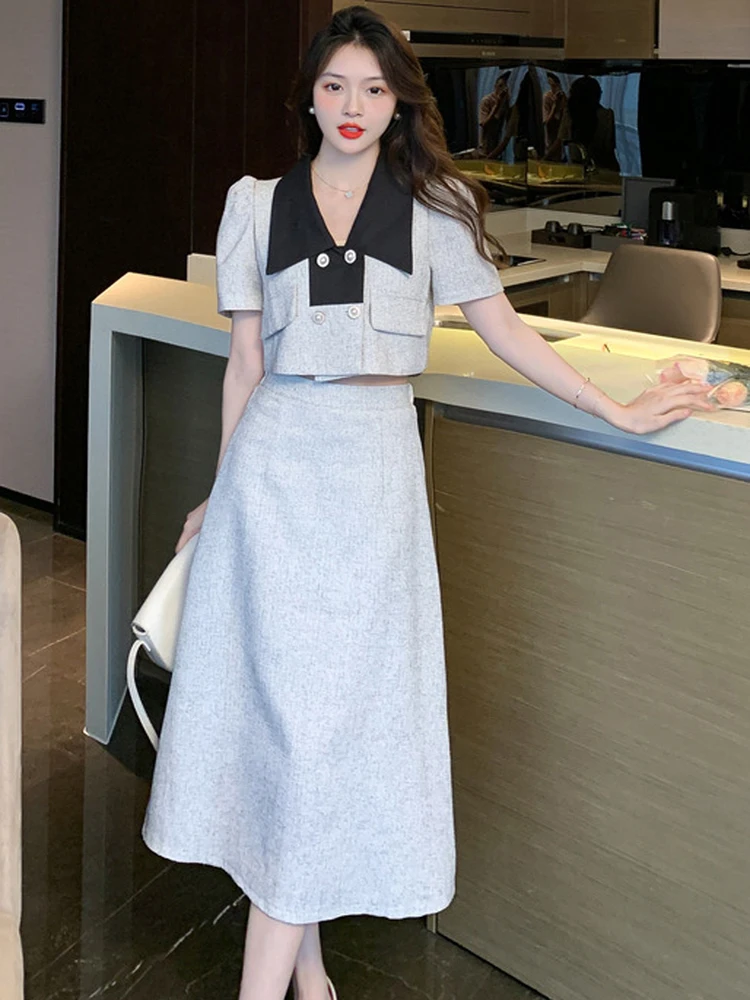 Женский маленький твидовый костюм, элегантный укороченный топ с коротким рукавом и юбка-трапеция с высокой талией, комплект из двух предметов, лето 2023
Женский маленький твидовый костюм, элегантный укороченный топ с коротким рукавом и юбка-трапеция с высокой талией, комплект из двух предметов, лето 2023