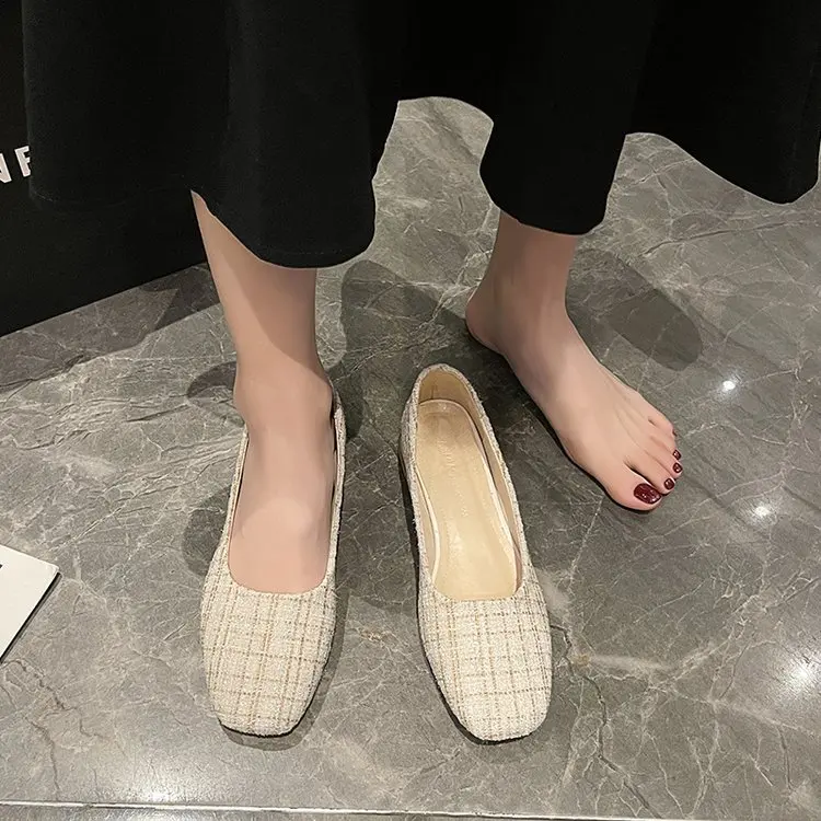 2023 New Fashion Vulcanize Shoes for Women Casual Slip On Classic Flat Pumps Women High Quality Elegant Office Shoes Women
2023 New Fashion Vulcanize Shoes for Women Casual Slip On Classic Flat Pumps Women High Quality Elegant Office Shoes Women