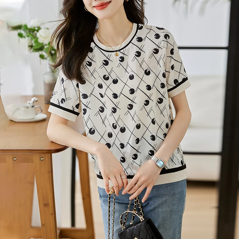 Elegant and Comfortable Women's T-Shirts Fashionable Short Sleeve T-Shirts with Unique Design for Trendy Ladies
Elegant and Comfortable Women's T-Shirts Fashionable Short Sleeve T-Shirts with Unique Design for Trendy Ladies