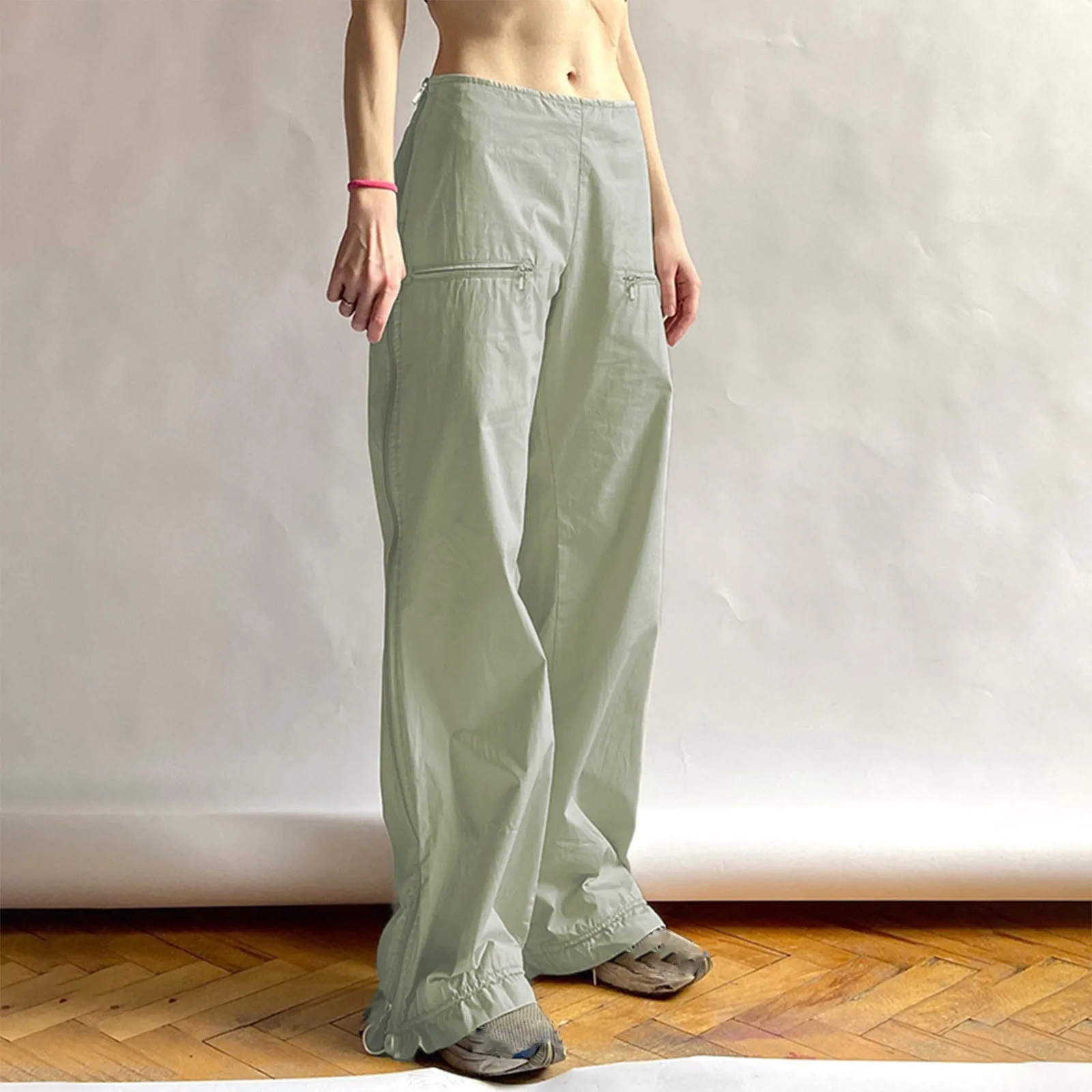 Solid Color Low Waist Jogging Pants Women 2022 New Lace Up Street Elastic Waist Loose Pocket Hip Hop Woven Wide Leg Pants
Solid Color Low Waist Jogging Pants Women 2022 New Lace Up Street Elastic Waist Loose Pocket Hip Hop Woven Wide Leg Pants