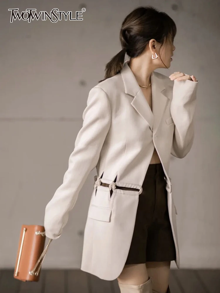 TWOTWINSTYLE High Street White Blazer For Women Notched Collar Long Sleeve Cut Out Solid Minimalist Casual Blazers Female Autumn
TWOTWINSTYLE High Street White Blazer For Women Notched Collar Long Sleeve Cut Out Solid Minimalist Casual Blazers Female Autumn