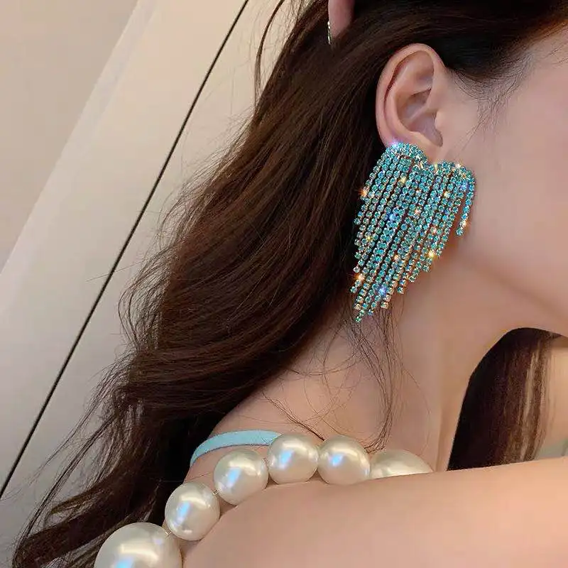 Women's sweet shiny colorful crystal Tassel Earrings Fashion luxury Rhinestone heart-shaped pendant earrings women's jewelry gif
Women's sweet shiny colorful crystal Tassel Earrings Fashion luxury Rhinestone heart-shaped pendant earrings women's jewelry gif