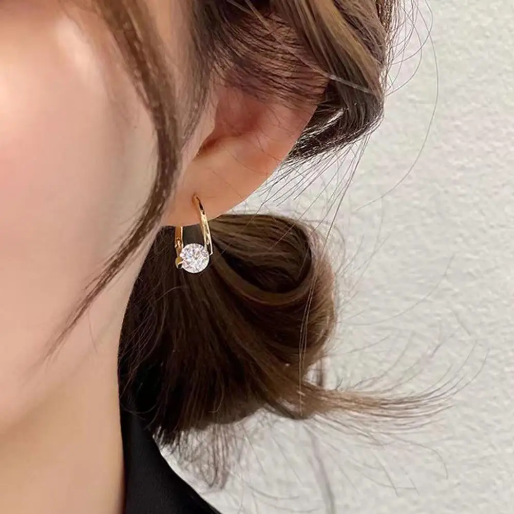 1 Pair Popular Hoop Earrings Ladies Dangle Earrings Korean Style Sparkling Cubic zirconia Stud Earrings Decoration
1 Pair Popular Hoop Earrings Ladies Dangle Earrings Korean Style Sparkling Cubic zirconia Stud Earrings Decoration