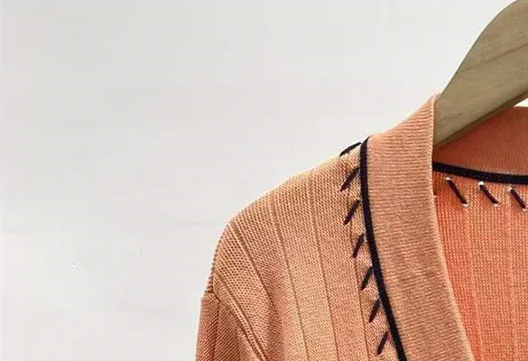 Women V-Neck Cardigan Sweater Ladies Contrast Color Knitwear Skirt Tank Top Set for Female Orange Clothes 2022 New
Women V-Neck Cardigan Sweater Ladies Contrast Color Knitwear Skirt Tank Top Set for Female Orange Clothes 2022 New