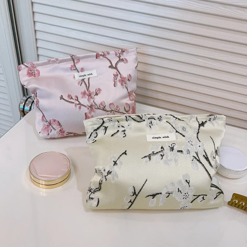 New Make Up Organizer Clutch BagNew Flower Print Cosmetic Bag Wash Bag Women Travel Cosmetic Pouch Beauty Storage Cases
New Make Up Organizer Clutch BagNew Flower Print Cosmetic Bag Wash Bag Women Travel Cosmetic Pouch Beauty Storage Cases