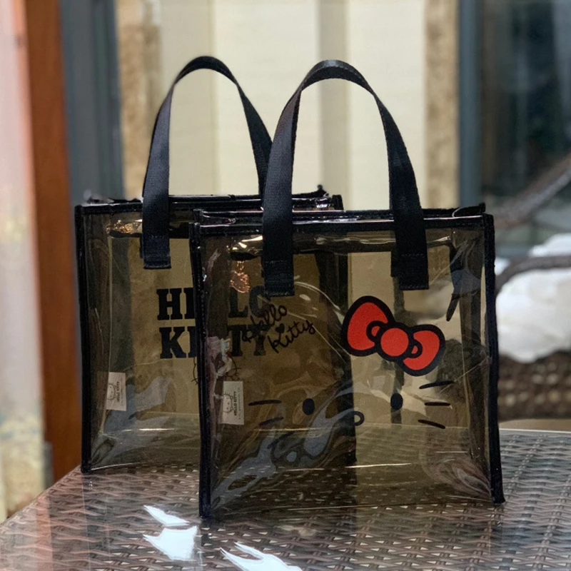 Прозрачная водонепроницаемая сумка-тоут Hello Kitty для девушек, портативная вместительная сумка для хранения для пожилых, Студенческая сумка д...
Прозрачная водонепроницаемая сумка-тоут Hello Kitty для девушек, портативная вместительная сумка для хранения для пожилых, Студенческая сумка д...