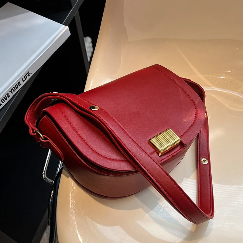 Premium Retro Small Bag 2022 Autumn/winter New Women's Bag Hot Sale Messenger Bag Shoulder Bag Armpit Bag Saddle Bag
Premium Retro Small Bag 2022 Autumn/winter New Women's Bag Hot Sale Messenger Bag Shoulder Bag Armpit Bag Saddle Bag