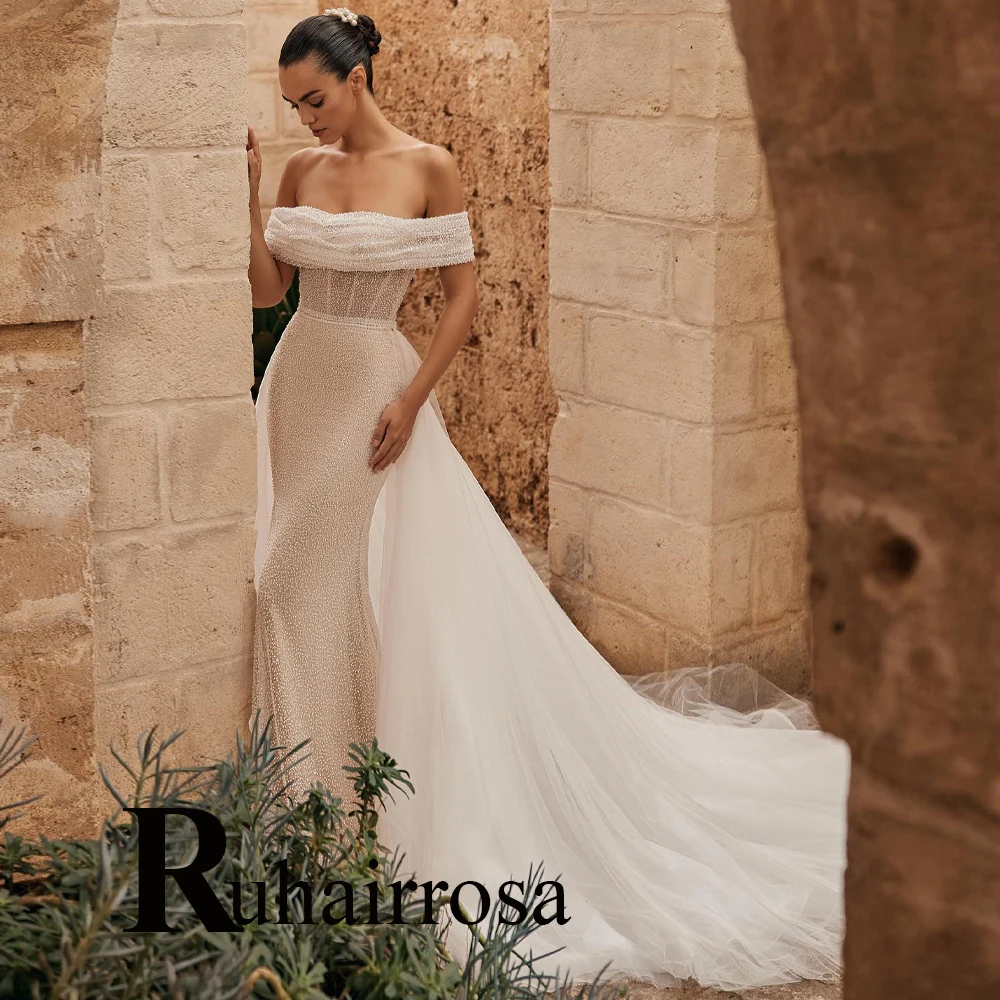 Женское свадебное платье-футляр с открытыми плечами, шлейфом и открытой спиной
Женское свадебное платье-футляр с открытыми плечами, шлейфом и открытой спиной