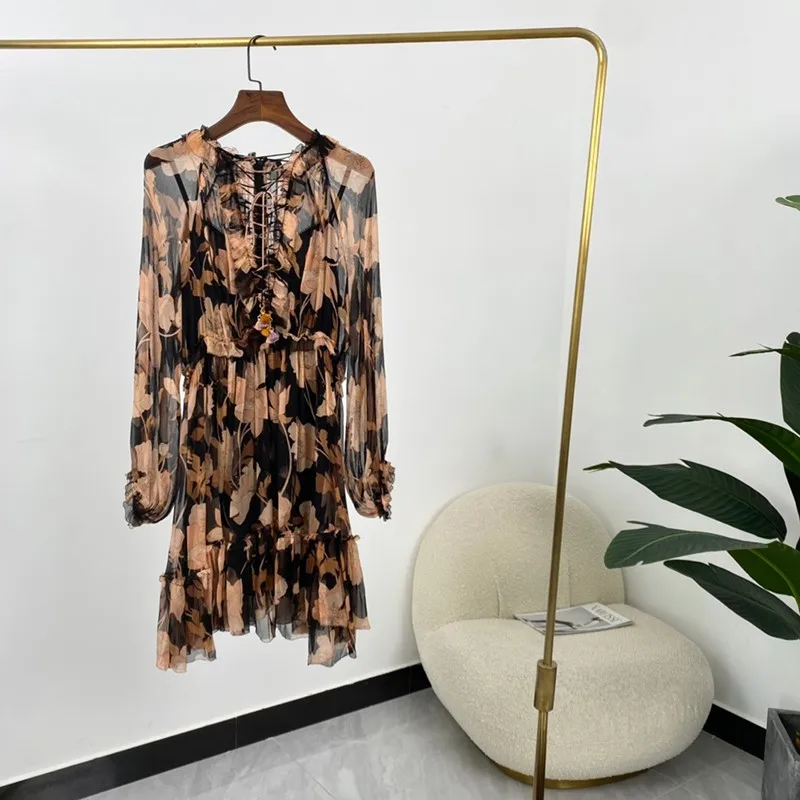 Women Real Silk 2022 New Summer Top Quality Pink Flowers Leaves Print Front Tassel Self Tie Strap Frill Ruffle Black Mini Dress
Women Real Silk 2022 New Summer Top Quality Pink Flowers Leaves Print Front Tassel Self Tie Strap Frill Ruffle Black Mini Dress
