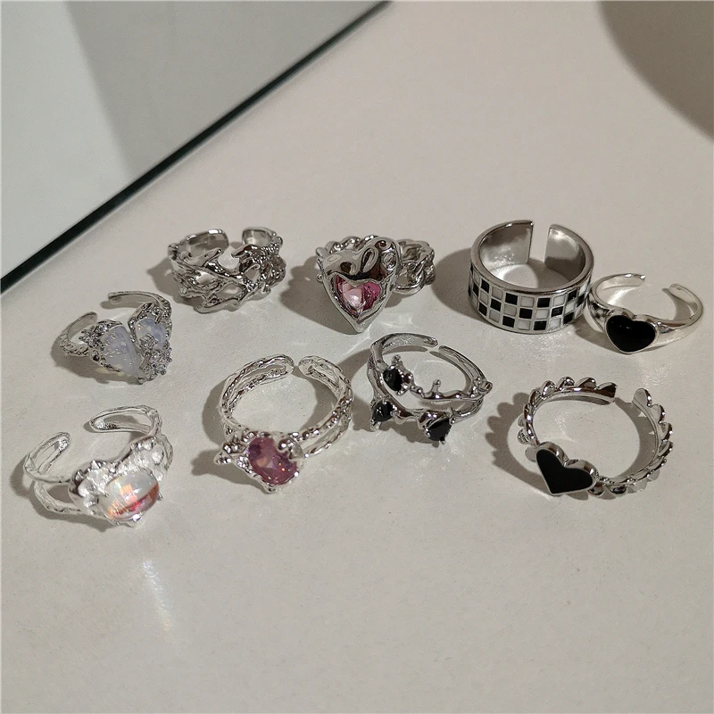 2022 Kpop Goth Harajuku Grunge Aesthetic Pink Crystal Gems Heart Thorns Ring For Women Vintage 90s Jewelry EMO Y2K Accessories
2022 Kpop Goth Harajuku Grunge Aesthetic Pink Crystal Gems Heart Thorns Ring For Women Vintage 90s Jewelry EMO Y2K Accessories