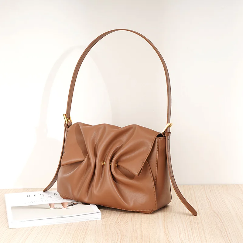 2022 New Three-dimensional Butterfly Fold Cloud Underarm Bag Soft Cow Leather Shoulder Bag Leather Bag
2022 New Three-dimensional Butterfly Fold Cloud Underarm Bag Soft Cow Leather Shoulder Bag Leather Bag