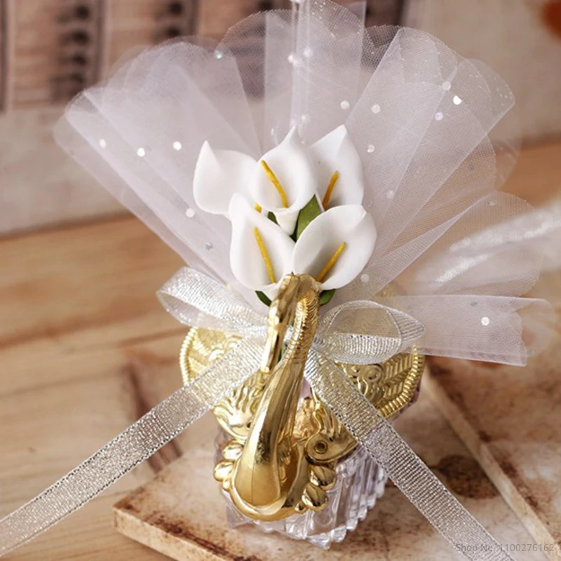 12 set Wedding Favor Boxes Acrylic Swan With Beautiful Lily Flower Wedding Gift Candy Favors Novelty Baby Shower Candy Boxes
12 set Wedding Favor Boxes Acrylic Swan With Beautiful Lily Flower Wedding Gift Candy Favors Novelty Baby Shower Candy Boxes