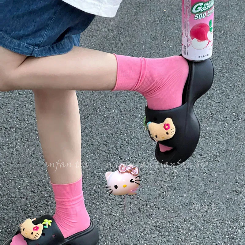 2023 Kawaii Sanrio Hello Kittys Summer New Sandals Pink Women Slippers Y2K Casual Thick Sole Cartoon Cute Girls Trend Slippers
2023 Kawaii Sanrio Hello Kittys Summer New Sandals Pink Women Slippers Y2K Casual Thick Sole Cartoon Cute Girls Trend Slippers