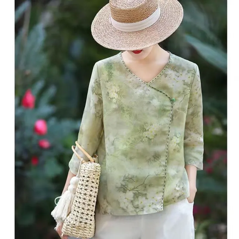 2022 New Arrival Summer Women Loose Casual Three Quarter Sleeve V-neck Blouse Print Cotton Linen Button Embroidery Shirts
2022 New Arrival Summer Women Loose Casual Three Quarter Sleeve V-neck Blouse Print Cotton Linen Button Embroidery Shirts