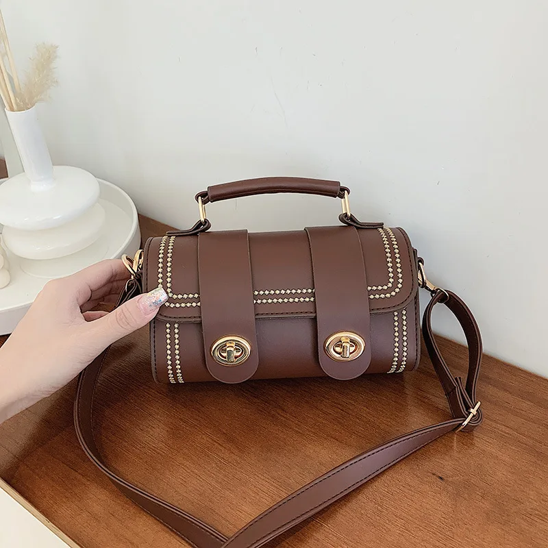 GWPPDMY Vintage Shoulder Bag Women New Quality Handbags for Women Designer Luxury Double Locks Female Bag Crossbody Bags
GWPPDMY Vintage Shoulder Bag Women New Quality Handbags for Women Designer Luxury Double Locks Female Bag Crossbody Bags
