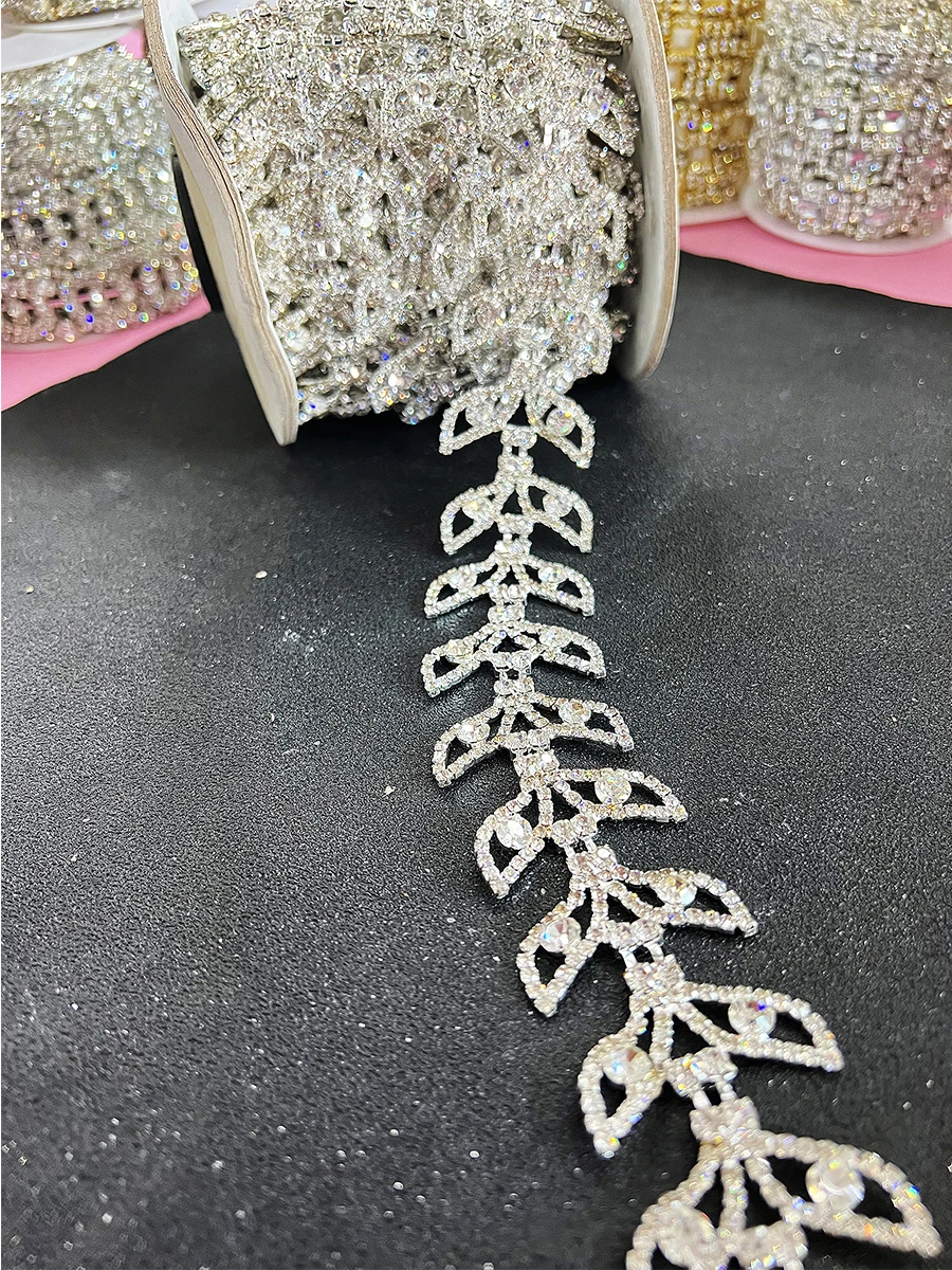 1Yard s Rhinestone Trim Applique Silver Crystal Leaf Chain Sewn In Bridal Wedding Decoration Accessories free shipping
1Yard s Rhinestone Trim Applique Silver Crystal Leaf Chain Sewn In Bridal Wedding Decoration Accessories free shipping