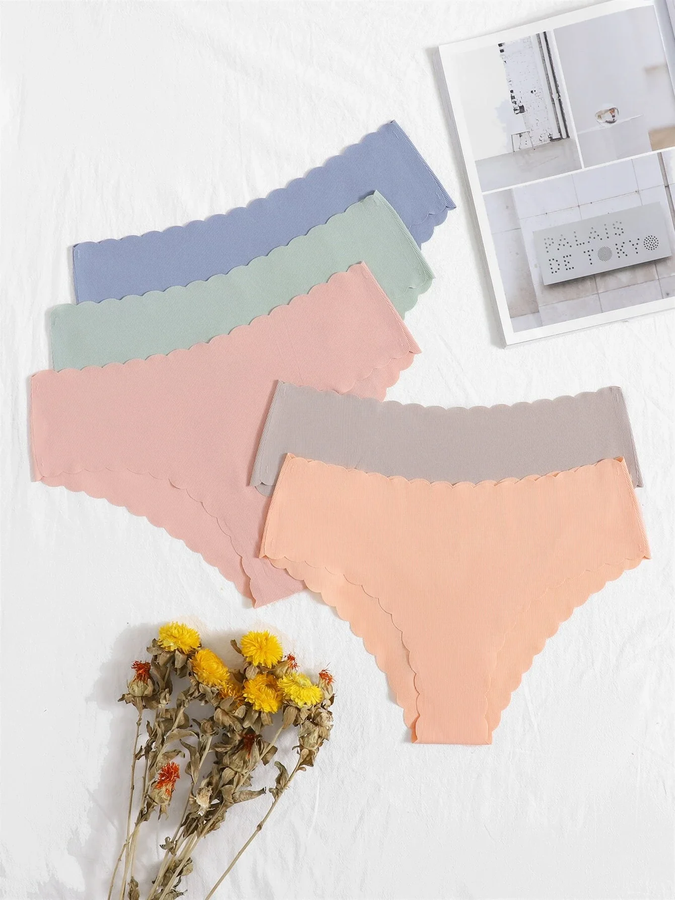 AA New Women Shorts Letter Print Shorts 2020 Summer Casual High Waist Short Pants Hot Sale Sports Daily Shorts Bottom
AA New Women Shorts Letter Print Shorts 2020 Summer Casual High Waist Short Pants Hot Sale Sports Daily Shorts Bottom
