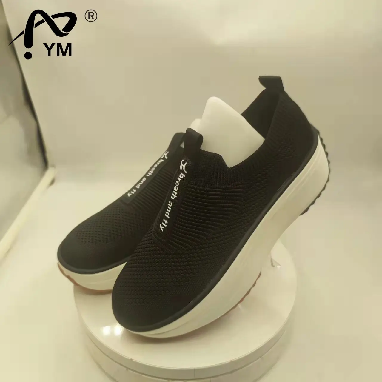 New Women's thick-soled mesh shoes spring and autumn 2022 round toe breathable running shoes sports shoes women's large size
New Women's thick-soled mesh shoes spring and autumn 2022 round toe breathable running shoes sports shoes women's large size