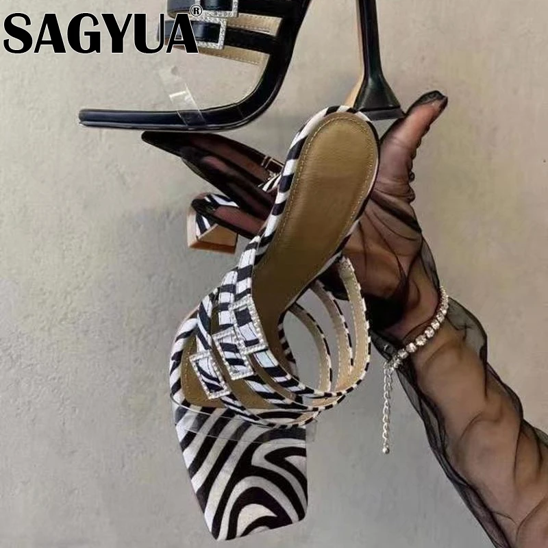 Summer New Classic Sandals Designer High Heels Women Shoes Slippers 2022 Zebra Sexy Shallow Pumps Dress Party Flip Flops Slides
Summer New Classic Sandals Designer High Heels Women Shoes Slippers 2022 Zebra Sexy Shallow Pumps Dress Party Flip Flops Slides