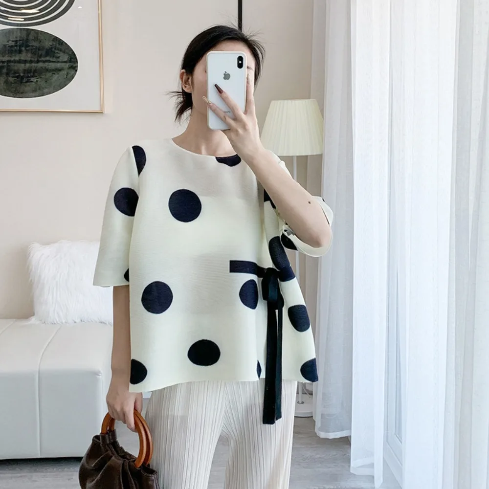 

Miyake Pleat New Commuter Splicing Short-sleeved Women's T-shirt Fashion Color Blocking Polka Dots Elegant Blouse Autumn Models