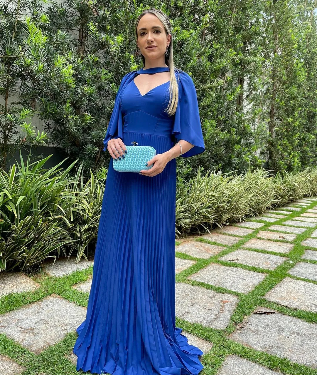 Женское вечернее платье со шлейфом, Элегантное Длинное Платье Королевского синего цвета с V-образным вырезом, а-силуэт, плиссированное платье с маленьким шлейфом, для выпускного вечера 
Женское вечернее платье со шлейфом, Элегантное Длинное Платье Королевского синего цвета с V-образным вырезом, а-силуэт, плиссированное платье с маленьким шлейфом, для выпускного вечера