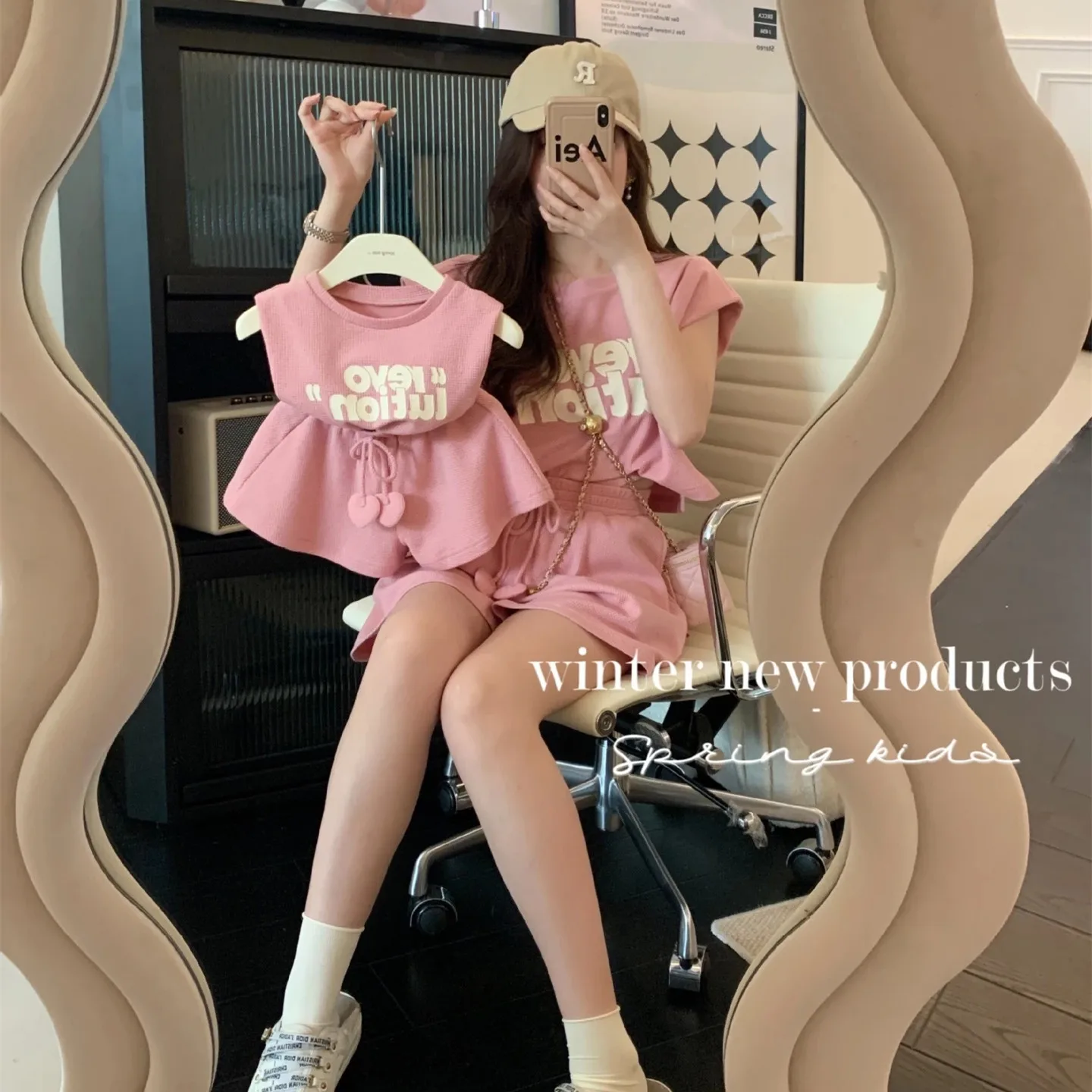2023 Baby Girls And Mom Same Clothes Set Fashion Mother Daughter Tracksuit Korean Children Two-Piece Outfits Women Clothing Sets
2023 Baby Girls And Mom Same Clothes Set Fashion Mother Daughter Tracksuit Korean Children Two-Piece Outfits Women Clothing Sets