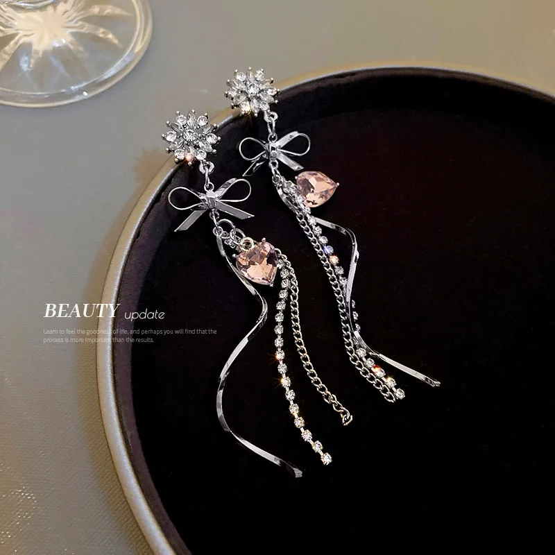 Minar Korean Style Spark Rhinestones Flower Long Tassel Earring Silver Color Metal Bowknot Love Heart Dangle Earrings for Women
Minar Korean Style Spark Rhinestones Flower Long Tassel Earring Silver Color Metal Bowknot Love Heart Dangle Earrings for Women