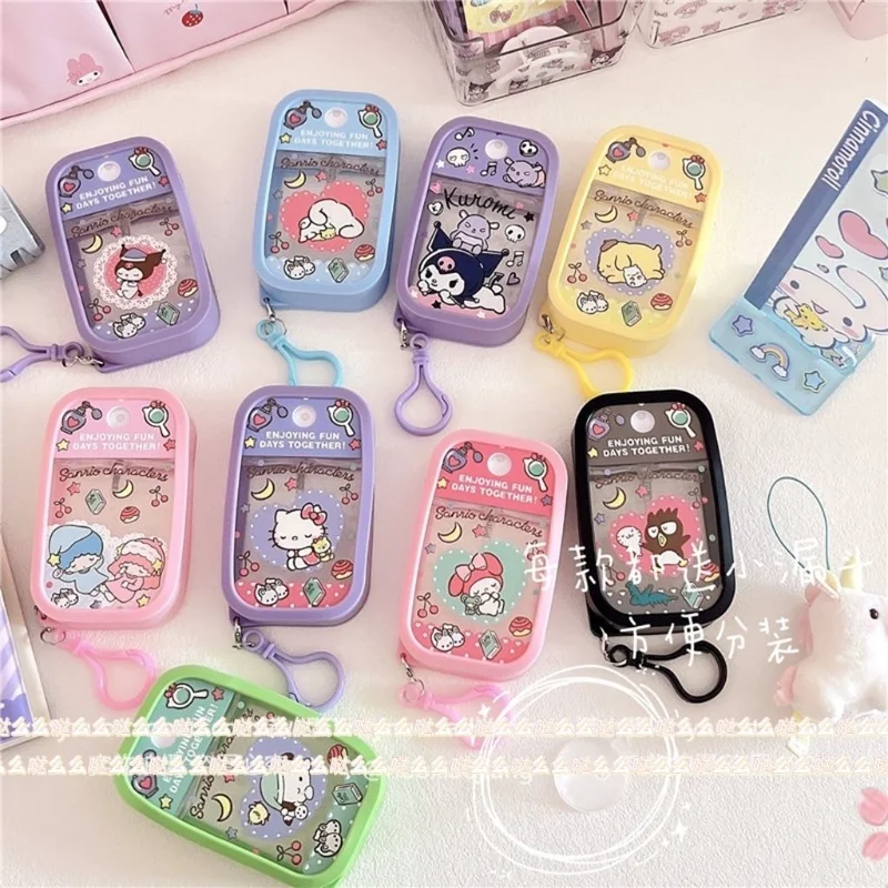 Sanrio окружающий аниме Kuromi Cinnamoroll портативный подвесной спиртовой парфюмерный спрей бутылка для путешествий портативная пустая бутылка украшение
Sanrio окружающий аниме Kuromi Cinnamoroll портативный подвесной спиртовой парфюмерный спрей бутылка для путешествий портативная пустая бутылка украшение