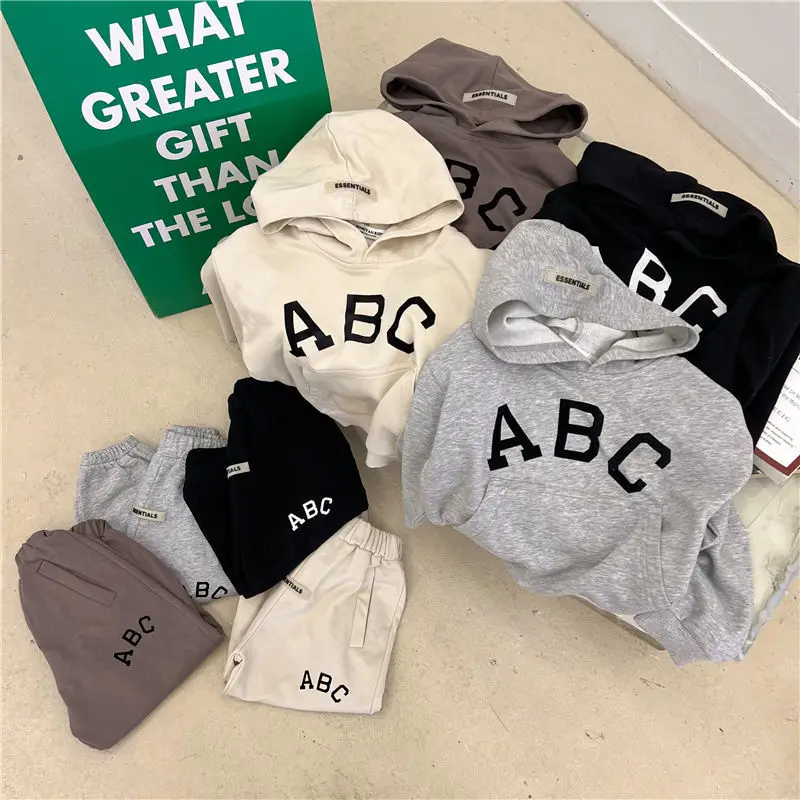 Korean Version 2022 Spring New Children'S Suit Boys And Girls Alphabet Hooded Suit Baby Sweater Two-Piece Set
Korean Version 2022 Spring New Children'S Suit Boys And Girls Alphabet Hooded Suit Baby Sweater Two-Piece Set