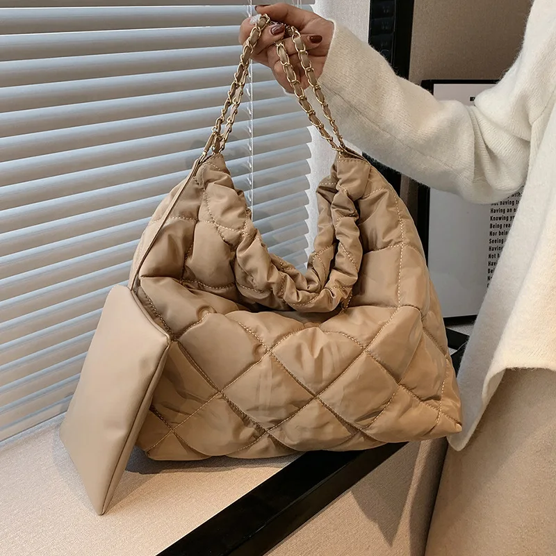 Plaited Chain Square Nylon Padded Shoulder Bag Set for Women Winter Stylish Quilted Hobo Purse Big Shopper Handbag
Plaited Chain Square Nylon Padded Shoulder Bag Set for Women Winter Stylish Quilted Hobo Purse Big Shopper Handbag