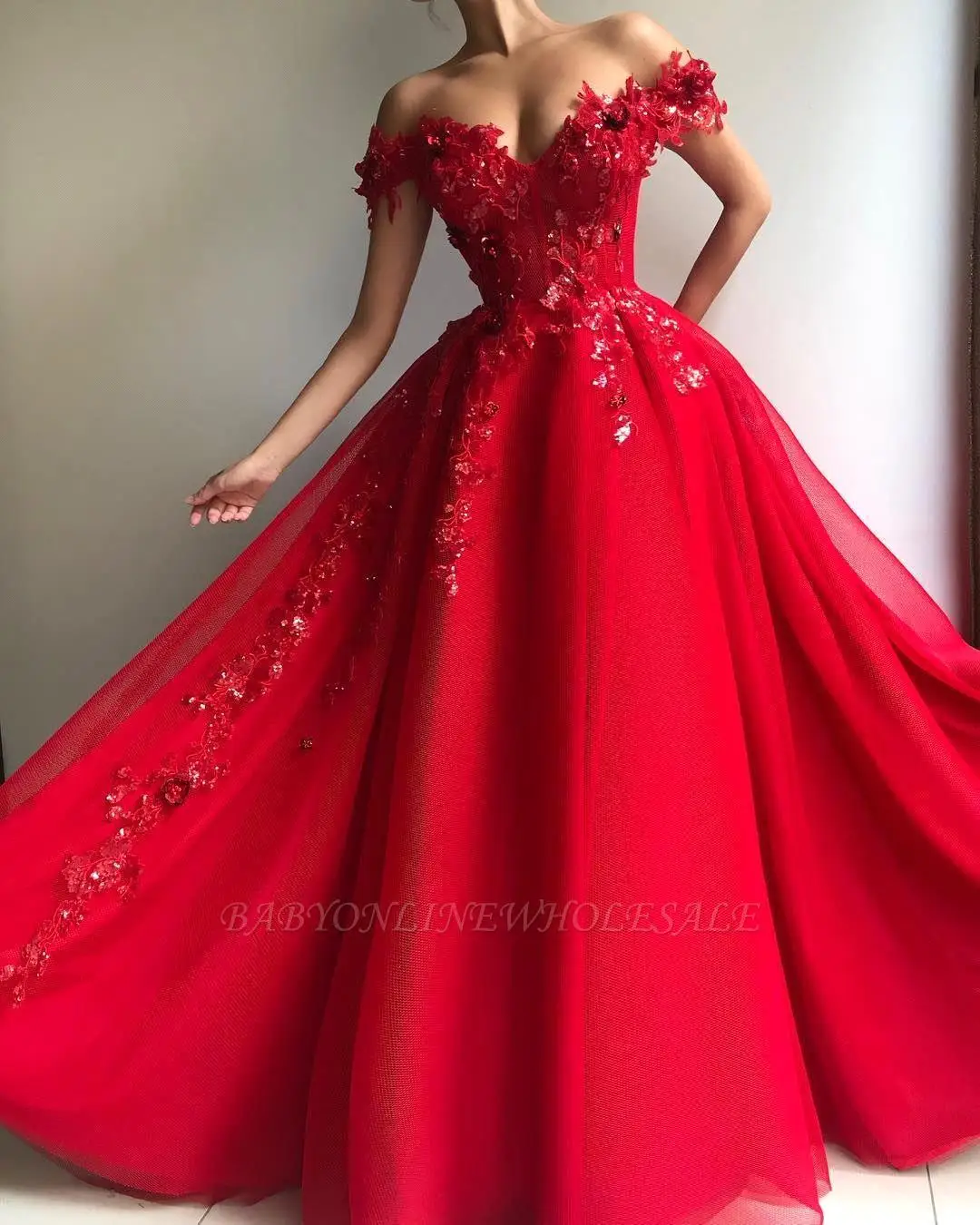 Vintage Red Wedding Dress Lace Applique Beaded Gothic A-Line Bridal Gowns Off The Shoulder V-Neck Long Robe De Mariee
Vintage Red Wedding Dress Lace Applique Beaded Gothic A-Line Bridal Gowns Off The Shoulder V-Neck Long Robe De Mariee