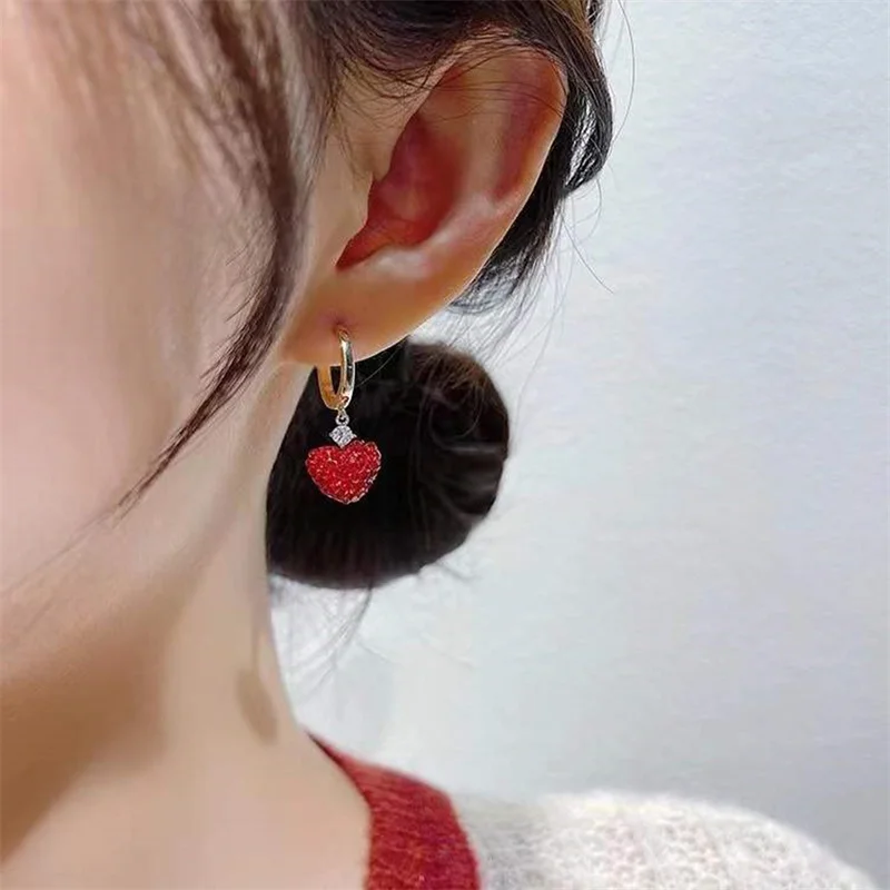 Серьги-гвоздики для девушек цвет под золото Роскошные изысканные ювелирные изделия аксессуары темпераментные вечерние серьги для женщин
Серьги-гвоздики для девушек цвет под золото Роскошные изысканные ювелирные изделия аксессуары темпераментные вечерние серьги для женщин