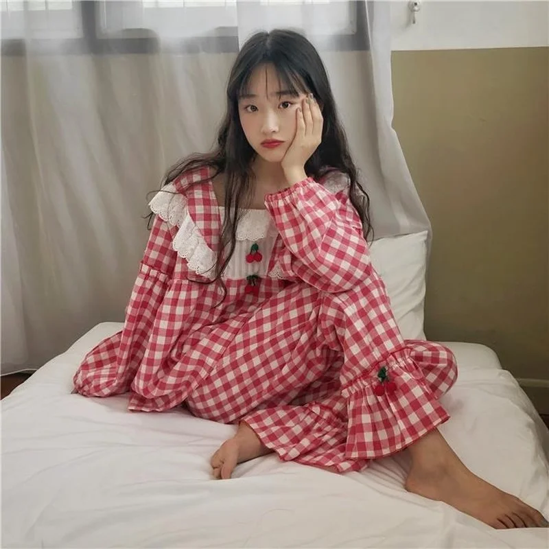 Cute and Sweet Casual Fashion Trend Loose Simple Long-sleeved Korean Fresh Plaid Pajamas Plus Velvet Thick Thick Warm Pajamas
Cute and Sweet Casual Fashion Trend Loose Simple Long-sleeved Korean Fresh Plaid Pajamas Plus Velvet Thick Thick Warm Pajamas