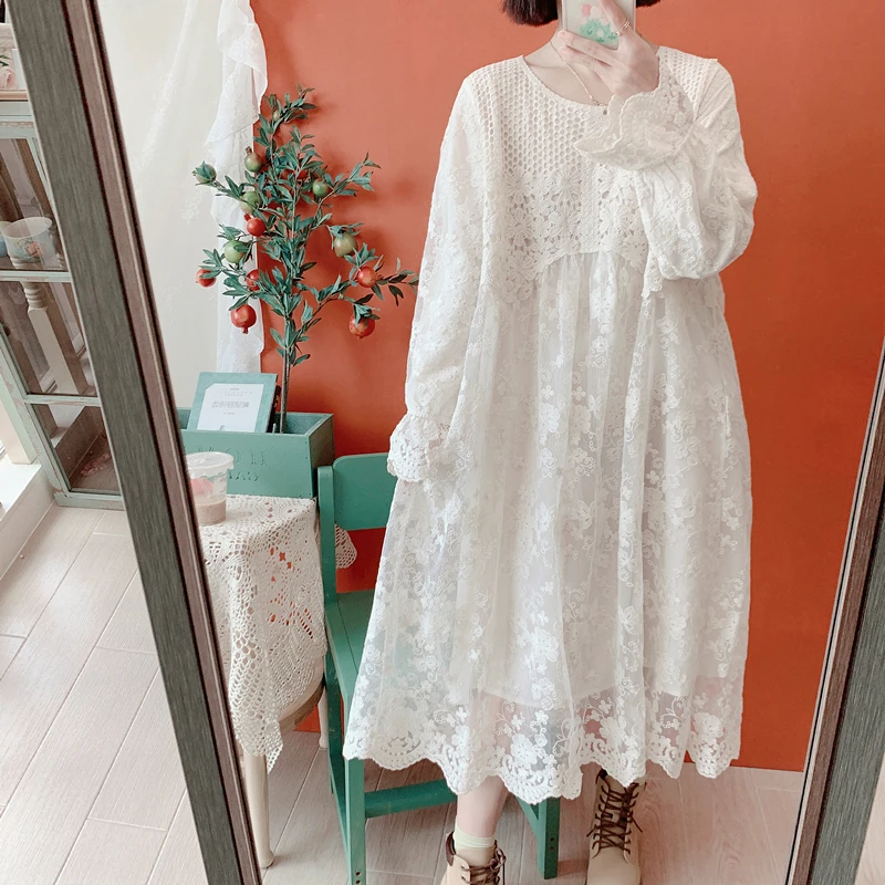 Autumn 2022 Japanese Sweet Round Neck Long Sleeve Loose Embroidered Lace Bottomed Long Women's Dress
Autumn 2022 Japanese Sweet Round Neck Long Sleeve Loose Embroidered Lace Bottomed Long Women's Dress