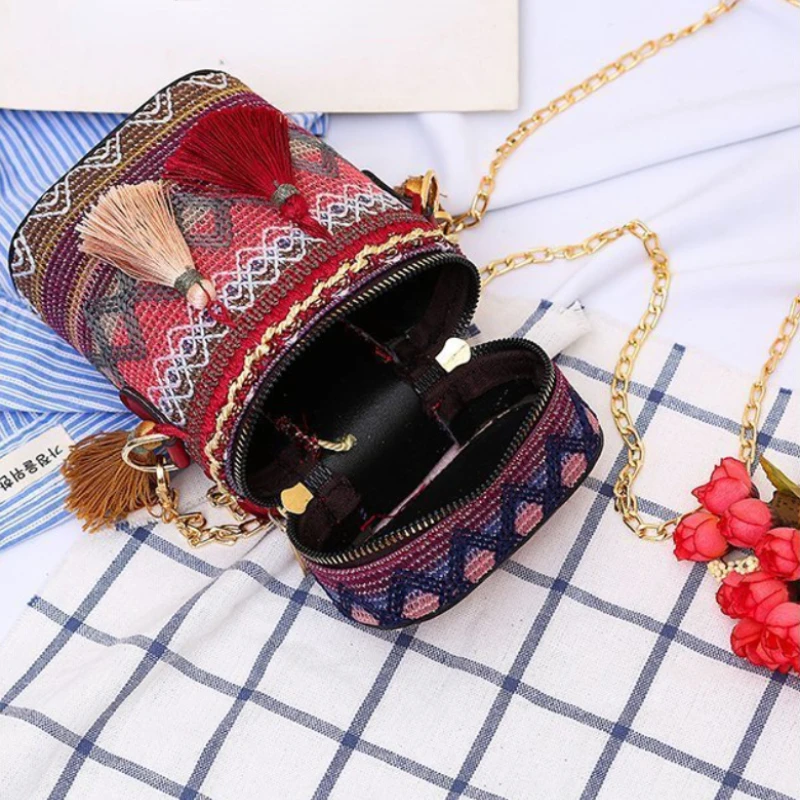 Fashion Ethnic Style Shoulder Crossbody Bag Women Tassel Hand-Woven Bucket Purse Vintage Messenger Handbag Festival Girls Gifts
Fashion Ethnic Style Shoulder Crossbody Bag Women Tassel Hand-Woven Bucket Purse Vintage Messenger Handbag Festival Girls Gifts